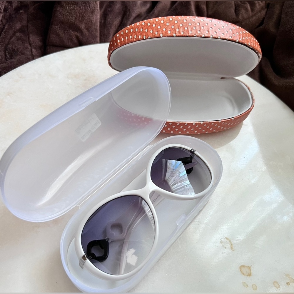 3pieces accessories, 1 fashion sunglasses and 2 cases